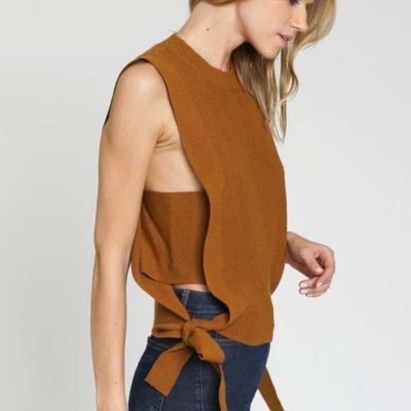 dra los angeles Tops - dRA Ruggiero knit top in Camel color, side ties,open armholes, round necline, M